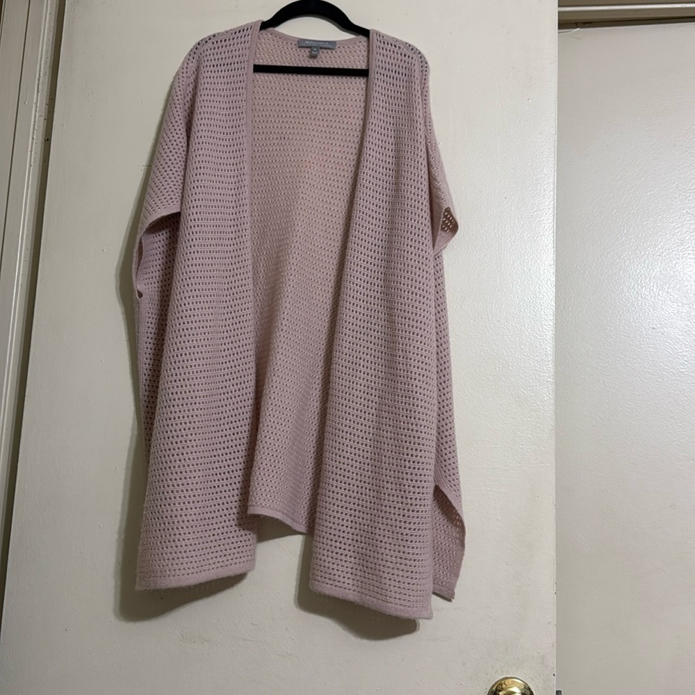 Neiman Marcus 100% cashmere knit cardigan